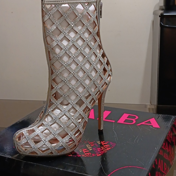 CELESTE Women's Stiletto Heel Booties Silver Sizes: 5.5,7,& 8.5 - Picture 1 of 4